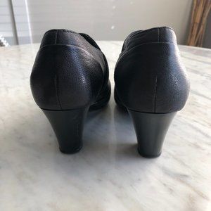 Clarks Bendable - Size 6.5 - Black